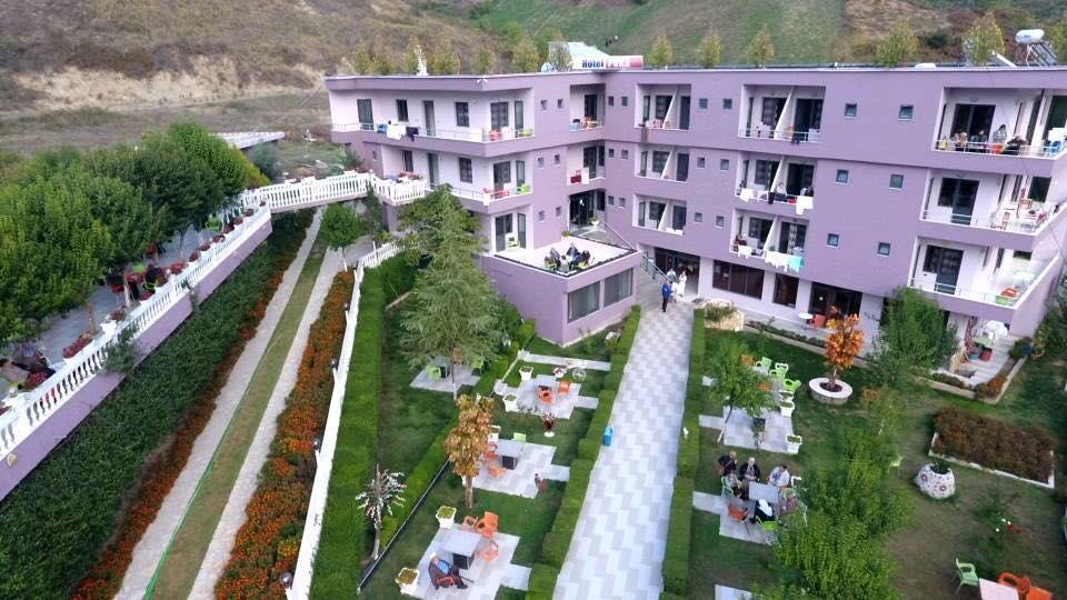 Hotel Puka Елбасан Екстериор снимка